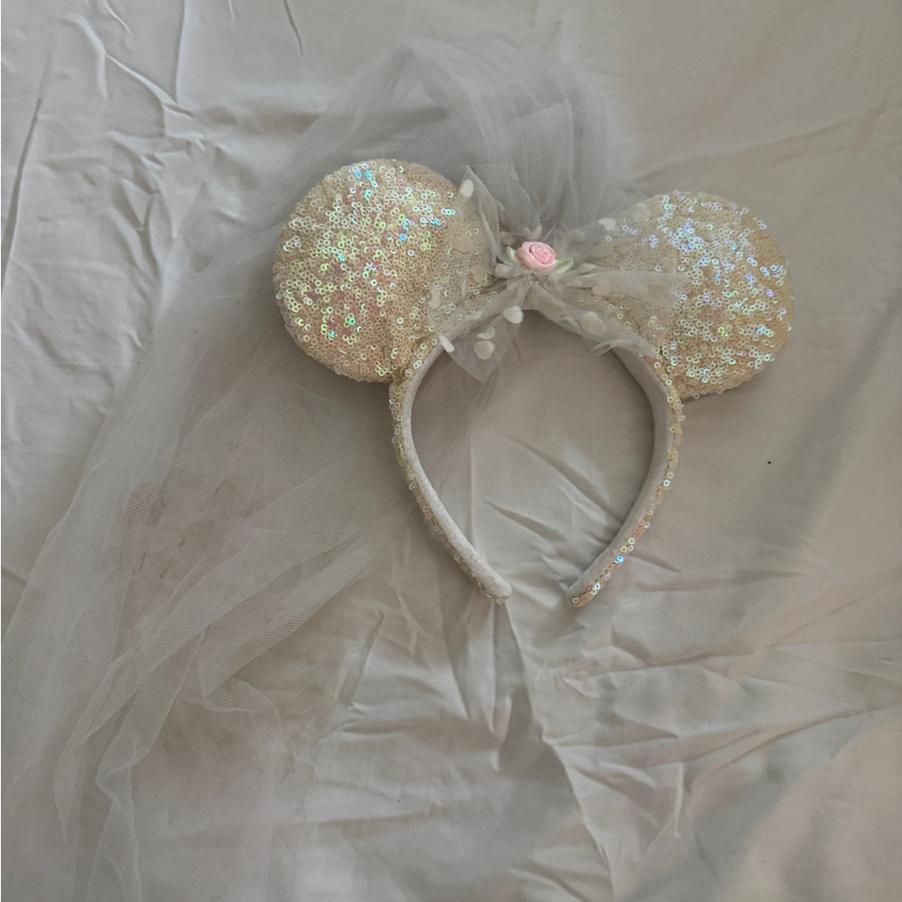 Disney Parks Minnie Mouse Bride Bridal Ears Bow Veil Wedding